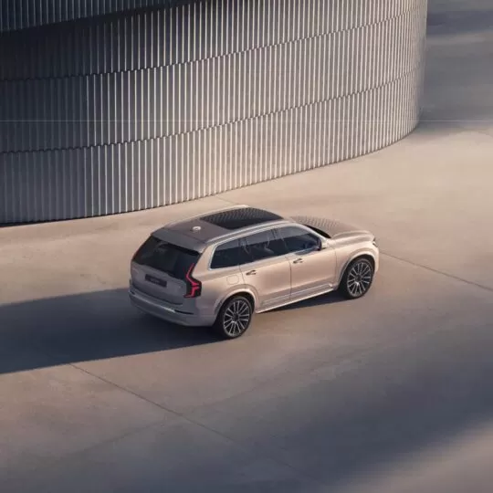 NEW XC90 Mobile 1080x1080-04